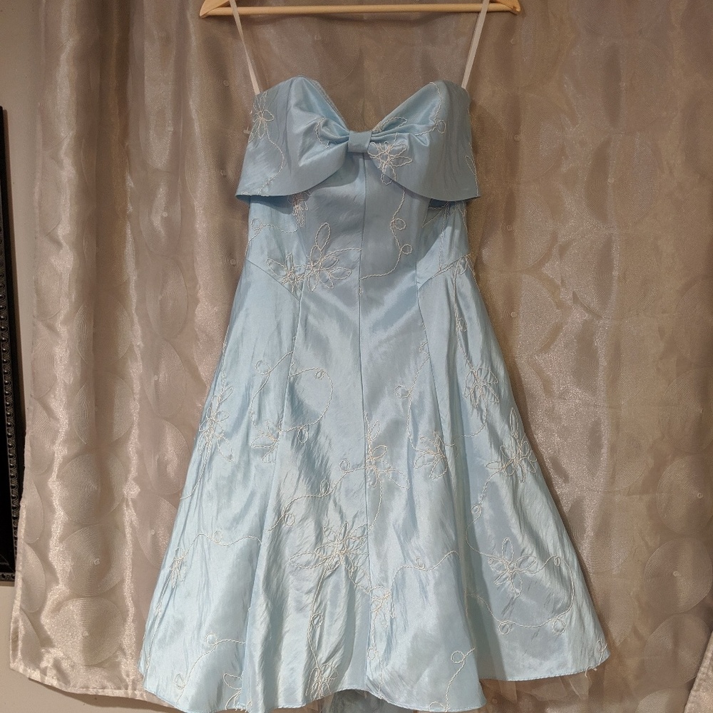 Blue strapless dress 👗 - Picture 3 of 8